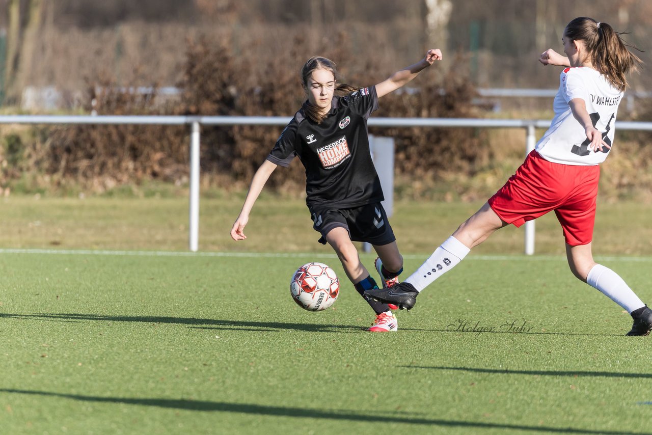 Bild 200 - wBJ SV Wahlstedt - SV Henstedt Ulzburg : Ergebnis: 0:1